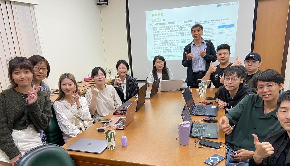 永續管理職缺大熱門，台科大工管系郭財吉教授指導學生投入永續管理師、碳盤查師等工作。圖片