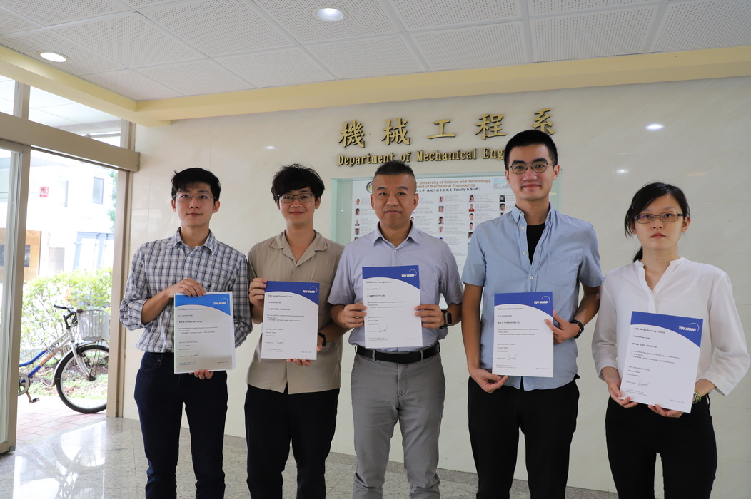 台科大機械系開設產業永續發展特論課程，師生一起考取「溫室氣體盤查主任查證員」國際證照。圖片